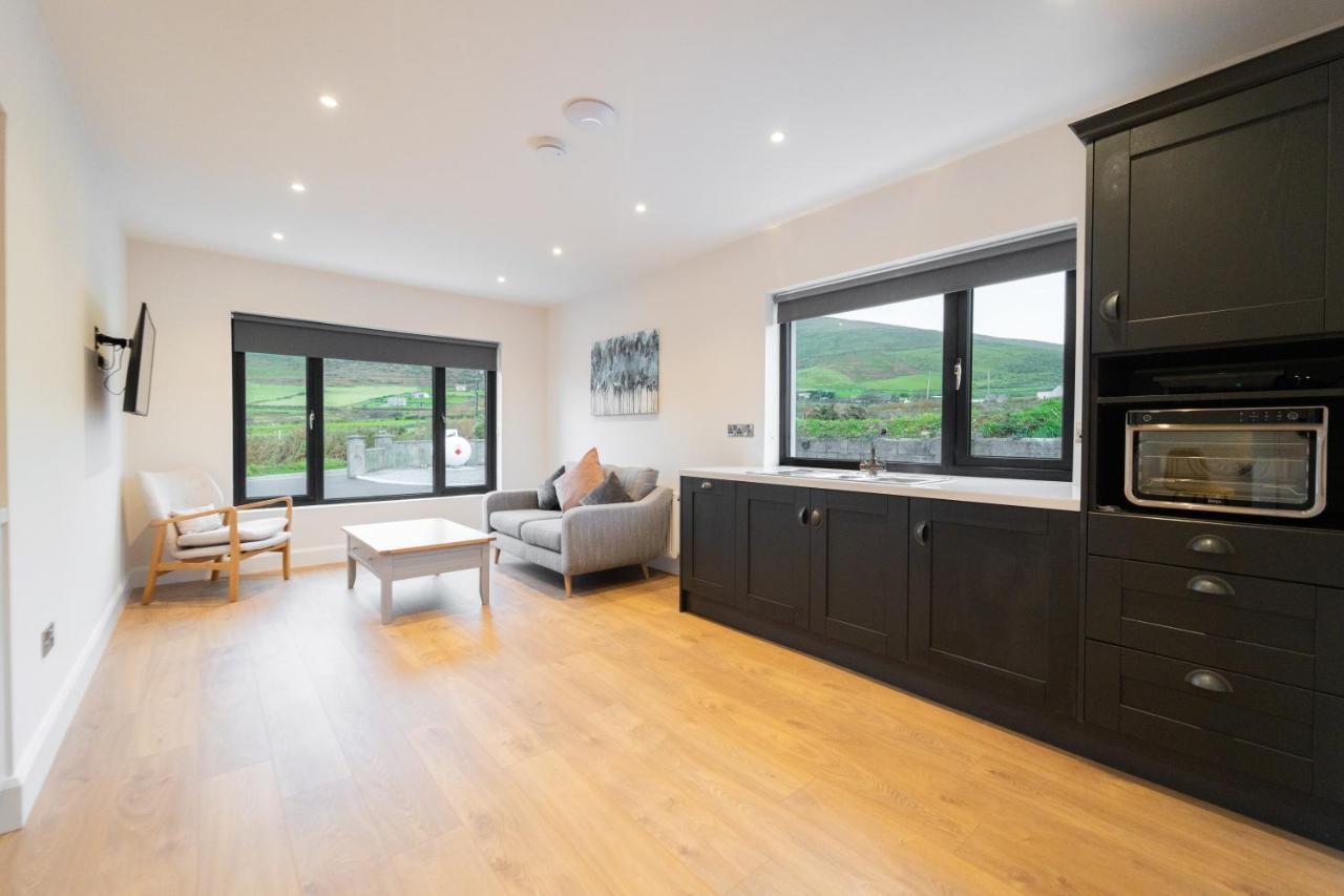 Dingle Way Snug, Luxury Apartment エクステリア 写真